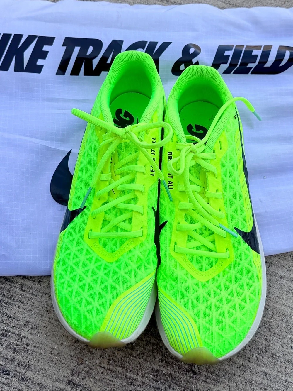 Nike zoom rival